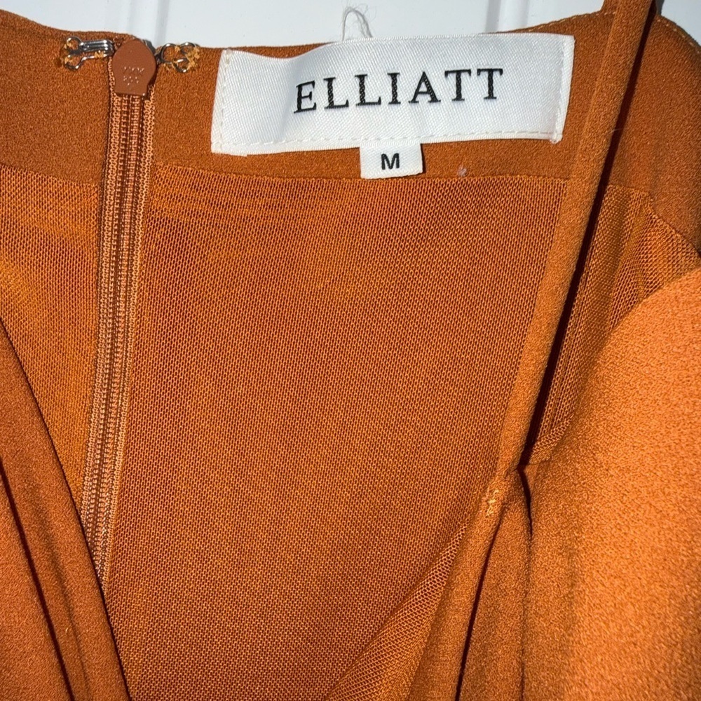 ✨New✨Elliatt Carissa Asymmetrical Dress - Picture 5 of 9